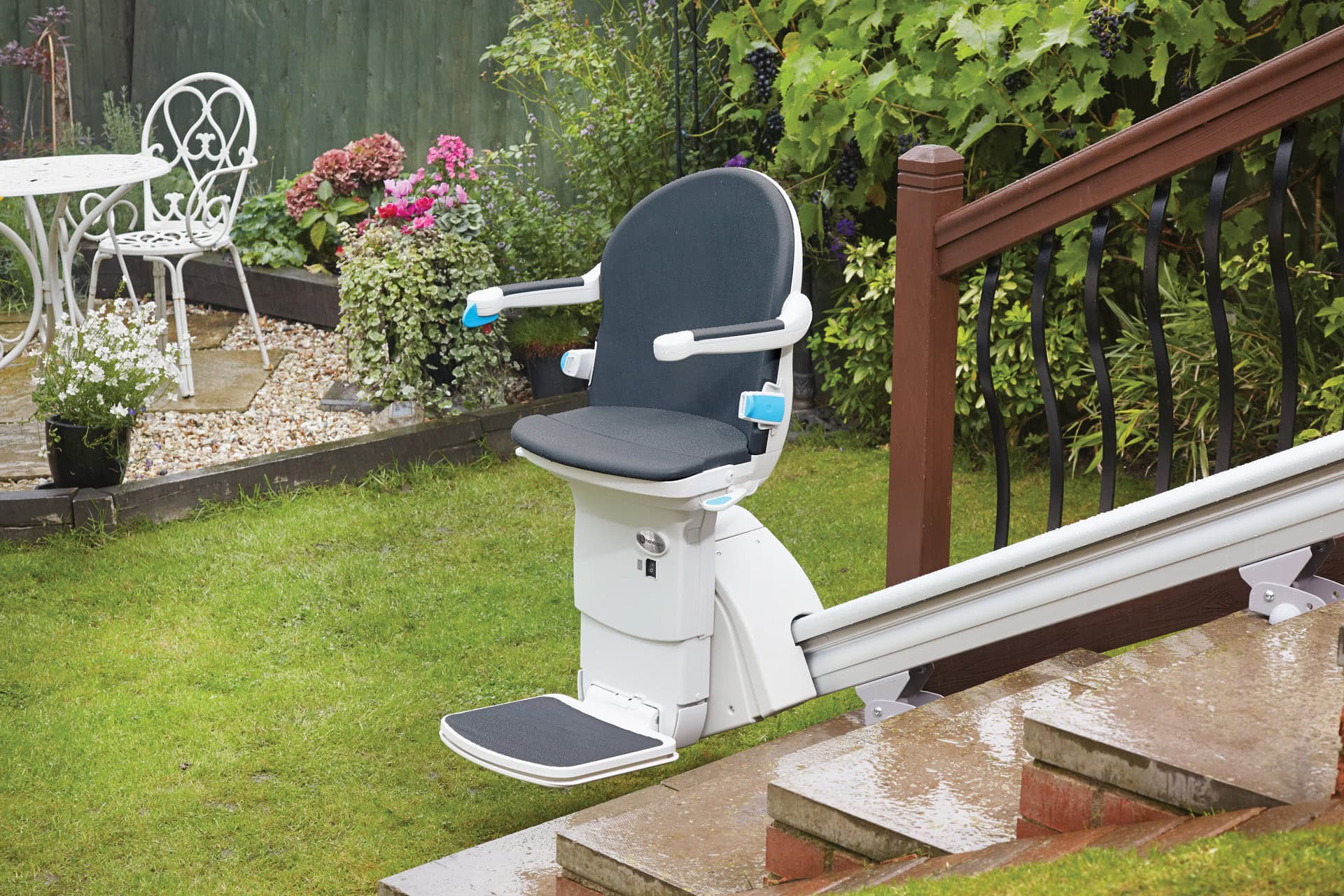 Handicare 1000 Outdoor Straight Stairlift 1