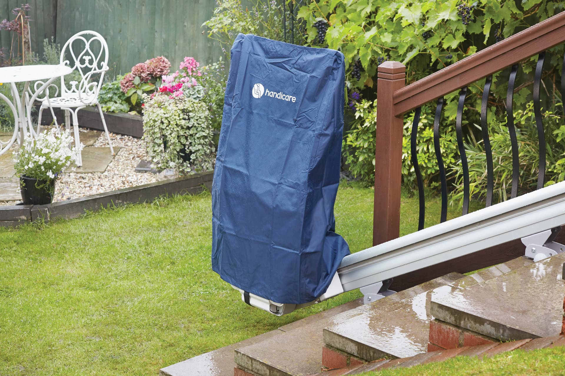 Handicare 1000 Outdoor Straight Stairlift 2